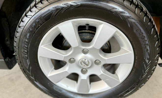 Nissan TIIDA S 1.8/1.8 Flex 16V  Mec. 2008 Flex-8