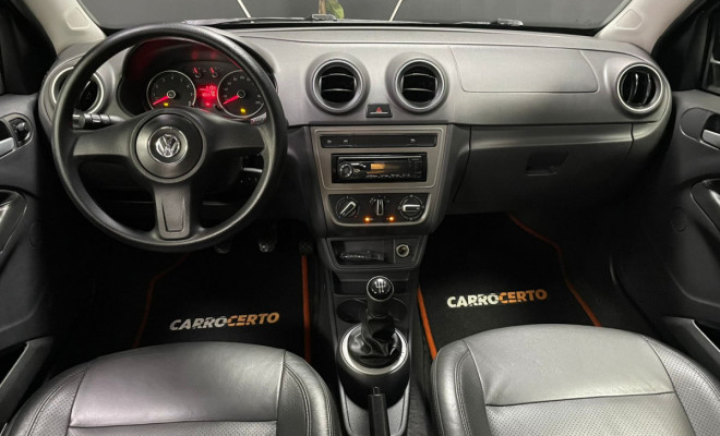 VW - VolksWagen Gol (novo) 1.0 2014   Completo    Bancos em couro-4