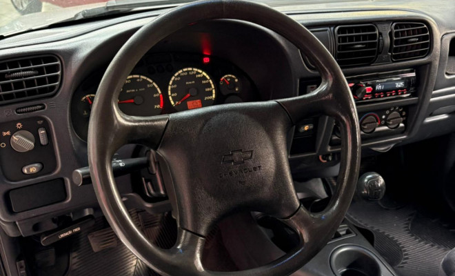 GM - Chevrolet S10 Blazer Advant. 2.4/2.4 MPFI F.Power 2005 Flex-6