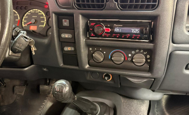 GM - Chevrolet S10 Blazer Advant. 2.4/2.4 MPFI F.Power 2005 Flex-12