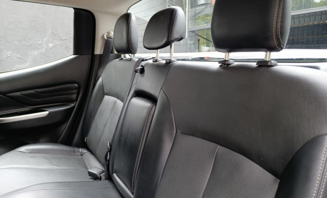 Mitsubishi L200 Triton Sport HPE-S 2.4 CD Dies. Aut 2023 Diesel-9