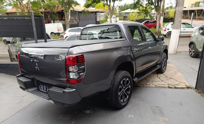 Mitsubishi L200 Triton Sport HPE-S 2.4 CD Dies. Aut 2023 Diesel-4