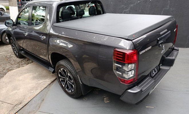 Mitsubishi L200 Triton Sport HPE-S 2.4 CD Dies. Aut 2023 Diesel-3