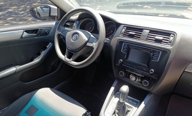 VW - VolksWagen JETTA Trendline 2.0 T.Flex 8V 4p Tip. 2016 Flex-9