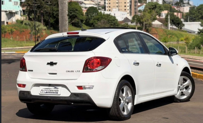 GM - Chevrolet CRUZE HB Sport LTZ 1.8 16V FlexP. 5p Aut 2012 Flex-12