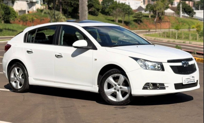 GM - Chevrolet CRUZE HB Sport LTZ 1.8 16V FlexP. 5p Aut 2012 Flex-16