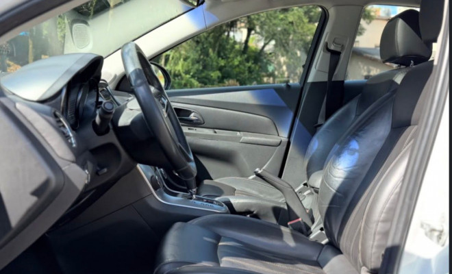 GM - Chevrolet CRUZE HB Sport LTZ 1.8 16V FlexP. 5p Aut 2012 Flex-3