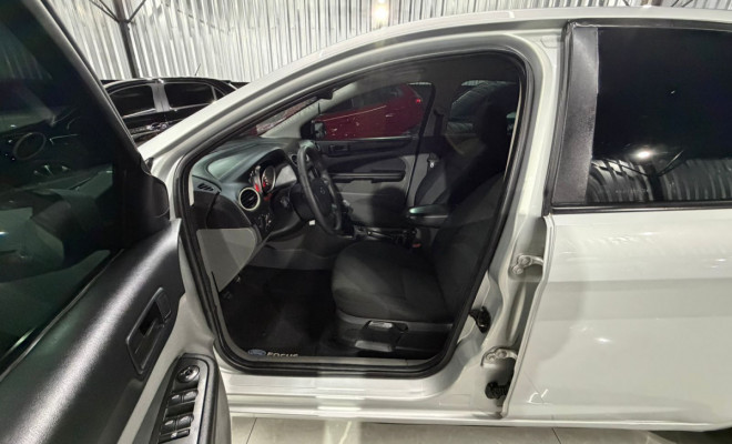 Ford Focus 1.6 S/SE/SE Plus Flex 8V/16V  5p 2011 Flex-9