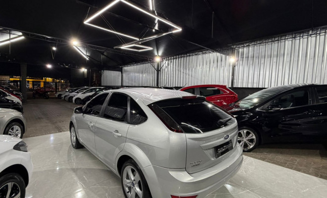 Ford Focus 1.6 S/SE/SE Plus Flex 8V/16V  5p 2011 Flex-4