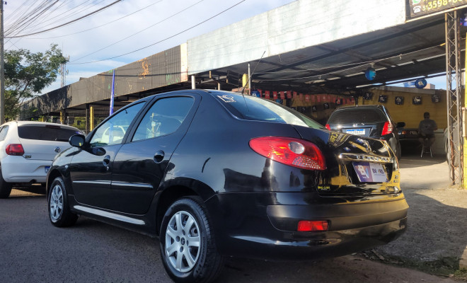 Peugeot 207 Sedan Passion XR 1.4 Flex 8V 4p 2010 Flex-11