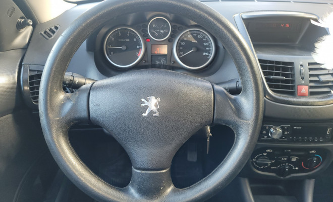 Peugeot 207 Sedan Passion XR 1.4 Flex 8V 4p 2010 Flex-9