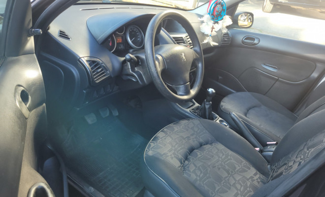 Peugeot 207 Sedan Passion XR 1.4 Flex 8V 4p 2010 Flex-5