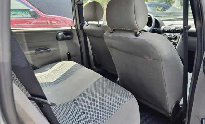 GM - Chevrolet Classic Life/LS 1.0 VHC FlexP. 4p 2010 Flex-8