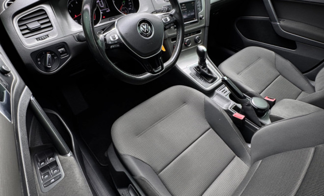 VW - VolksWagen Golf Comfortline 1.6 MSI Total Flex Aut. 2016 Flex-11