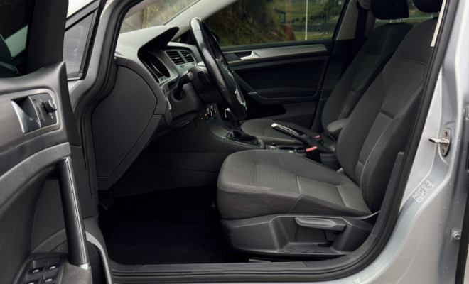 VW - VolksWagen Golf Comfortline 1.6 MSI Total Flex Aut. 2016 Flex-12