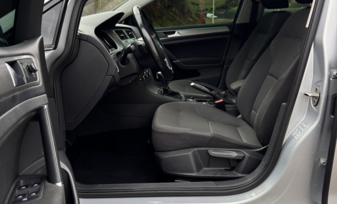 VW - VolksWagen Golf Comfortline 1.6 MSI Total Flex Aut. 2016 Flex-13