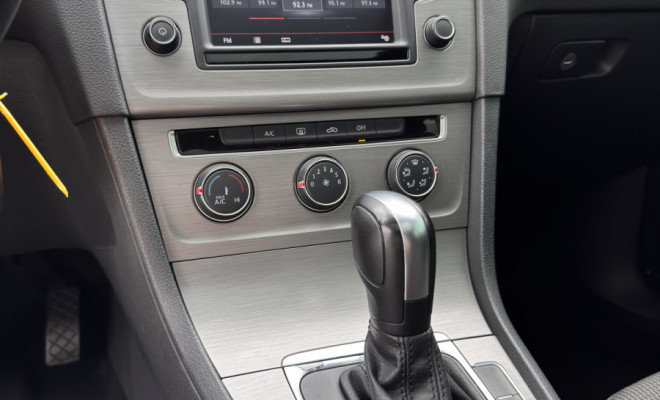 VW - VolksWagen Golf Comfortline 1.6 MSI Total Flex Aut. 2016 Flex-16