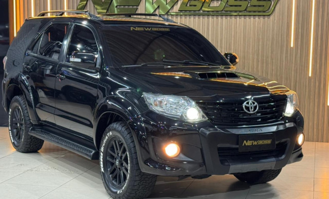 Toyota Hilux SW4 SRV D4-D 4x4 3.0 TDI Dies. Aut 2012 Gasolina-3