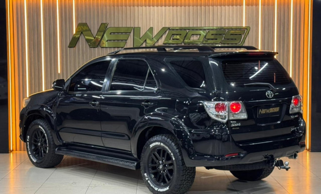 Toyota Hilux SW4 SRV D4-D 4x4 3.0 TDI Dies. Aut 2012 Gasolina-2