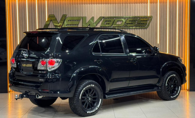 Toyota Hilux SW4 SRV D4-D 4x4 3.0 TDI Dies. Aut 2012 Gasolina-0