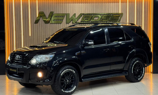 Toyota Hilux SW4 SRV D4-D 4x4 3.0 TDI Dies. Aut 2012 Gasolina-1