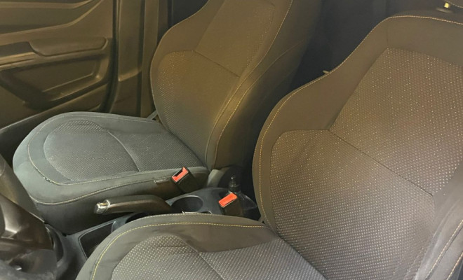 GM - Chevrolet ONIX HATCH LT 1.0 Mec. 2014  OPORTUNIDADE 100% FINANCIADO-6