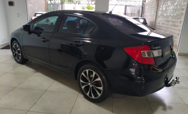 Honda Civic Sedan LXR 2.0 Flexone 16V Aut. 4p 2014 Flex-4