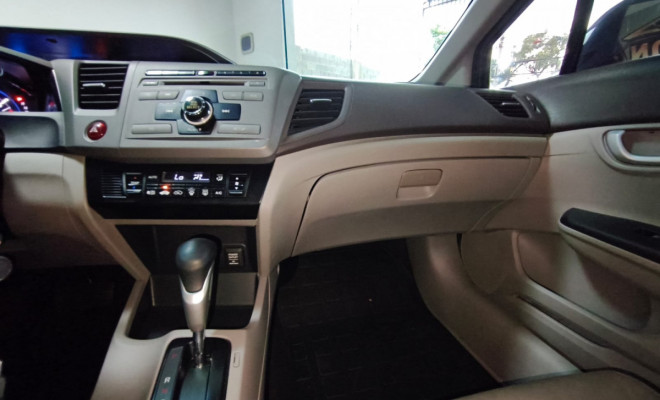 Honda Civic Sedan LXR 2.0 Flexone 16V Aut. 4p 2014 Flex-10