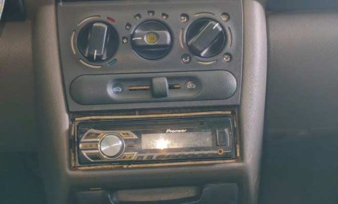 GM - Chevrolet Classic Life/LS 1.0 VHC FlexP. 4p 2010 Flex-14