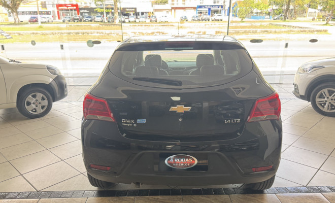 GM - Chevrolet ONIX HATCH LTZ 1.4 8V FlexPower 5p Mec. 2018 Flex-1