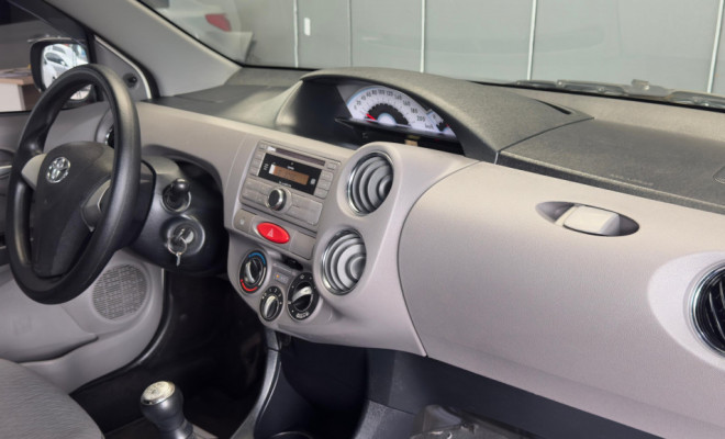 Toyota ETIOS XLS 1.5 Flex 16V 5p Mec. 2013 Flex-6