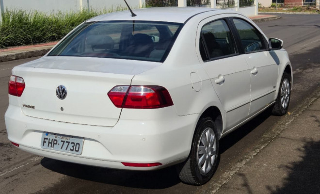 VW - VolksWagen VOYAGE 1.0/1.0 City Mi Total Flex 8V 4p 2014 Flex-1