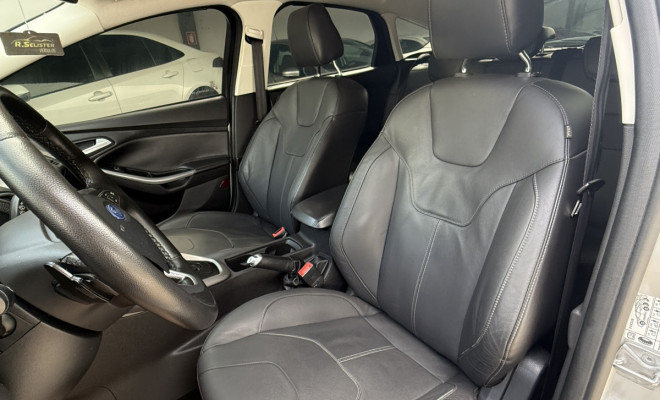 Focus Hatch 2.0 16V SE Flex Aut. 2016-4