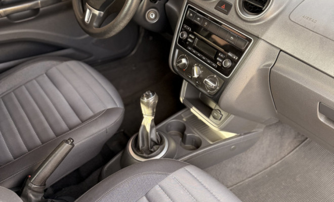 VW - VolksWagen Gol (novo) 1.6 Power/Highi T.Flex 8v 4P 2014 Flex-9