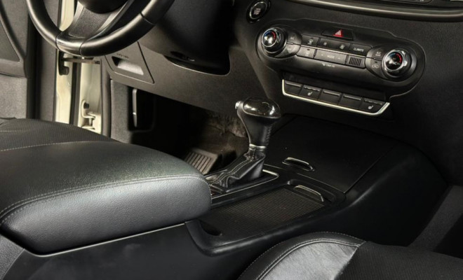 Kia Motors Sorento 3.3 V6 24V 270cv 4x2 Aut. 2016 Gasolina-11