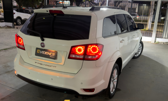 Fiat FREEMONT EMOT./PRECISION 2.4 16V 5p Aut. 2015 Gasolina-5