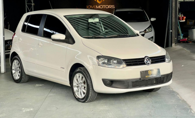 VW - VolksWagen Fox BLUEMOTION 1.0 Mi Total Flex 12V 5p 2014 Flex-0