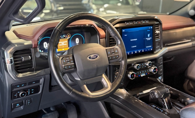 Ford F-150 Lariat 4x4 5.0 V8 2023 Gasolina-8
