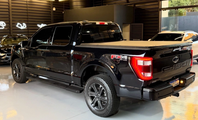Ford F-150 Lariat 4x4 5.0 V8 2023 Gasolina-4