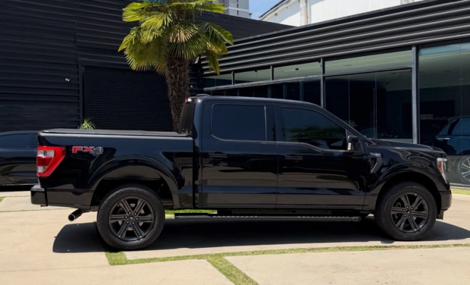Ford F-150 Lariat 4x4 5.0 V8 2023 Gasolina-2