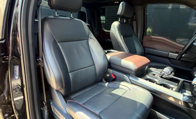 Ford F-150 Lariat 4x4 5.0 V8 2023 Gasolina-9