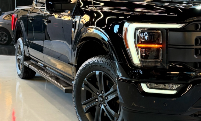 Ford F-150 Lariat 4x4 5.0 V8 2023 Gasolina-3