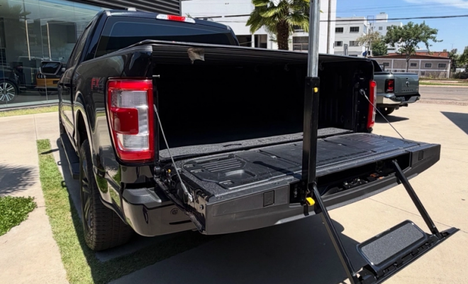 Ford F-150 Lariat 4x4 5.0 V8 2023 Gasolina-13