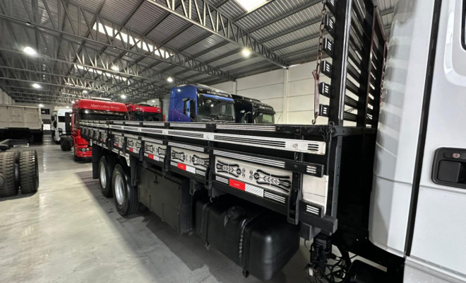 MERCEDES-BENZ L-1620 3-Eixos 2p (diesel) 2003 Diesel-2