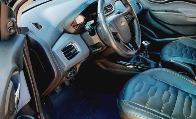 GM - Chevrolet ONIX HATCH LT 1.4 8V FlexPower 5p Mec. 2019 Flex-5