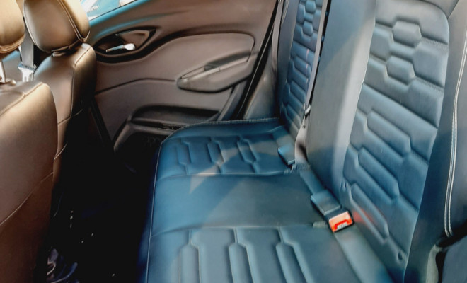 GM - Chevrolet ONIX HATCH LT 1.4 8V FlexPower 5p Mec. 2019 Flex-6