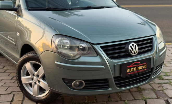 VW - VolksWagen Polo Sed. COMFORT. 1.6 Mi Tot. Flex 8v 2009 Flex-7