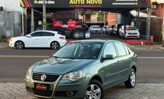 VW - VolksWagen Polo Sed. COMFORT. 1.6 Mi Tot. Flex 8v 2009 Flex