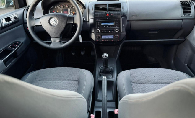 VW - VolksWagen Polo Sed. COMFORT. 1.6 Mi Tot. Flex 8v 2009 Flex-10