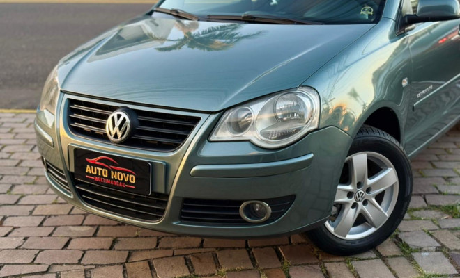 VW - VolksWagen Polo Sed. COMFORT. 1.6 Mi Tot. Flex 8v 2009 Flex-1